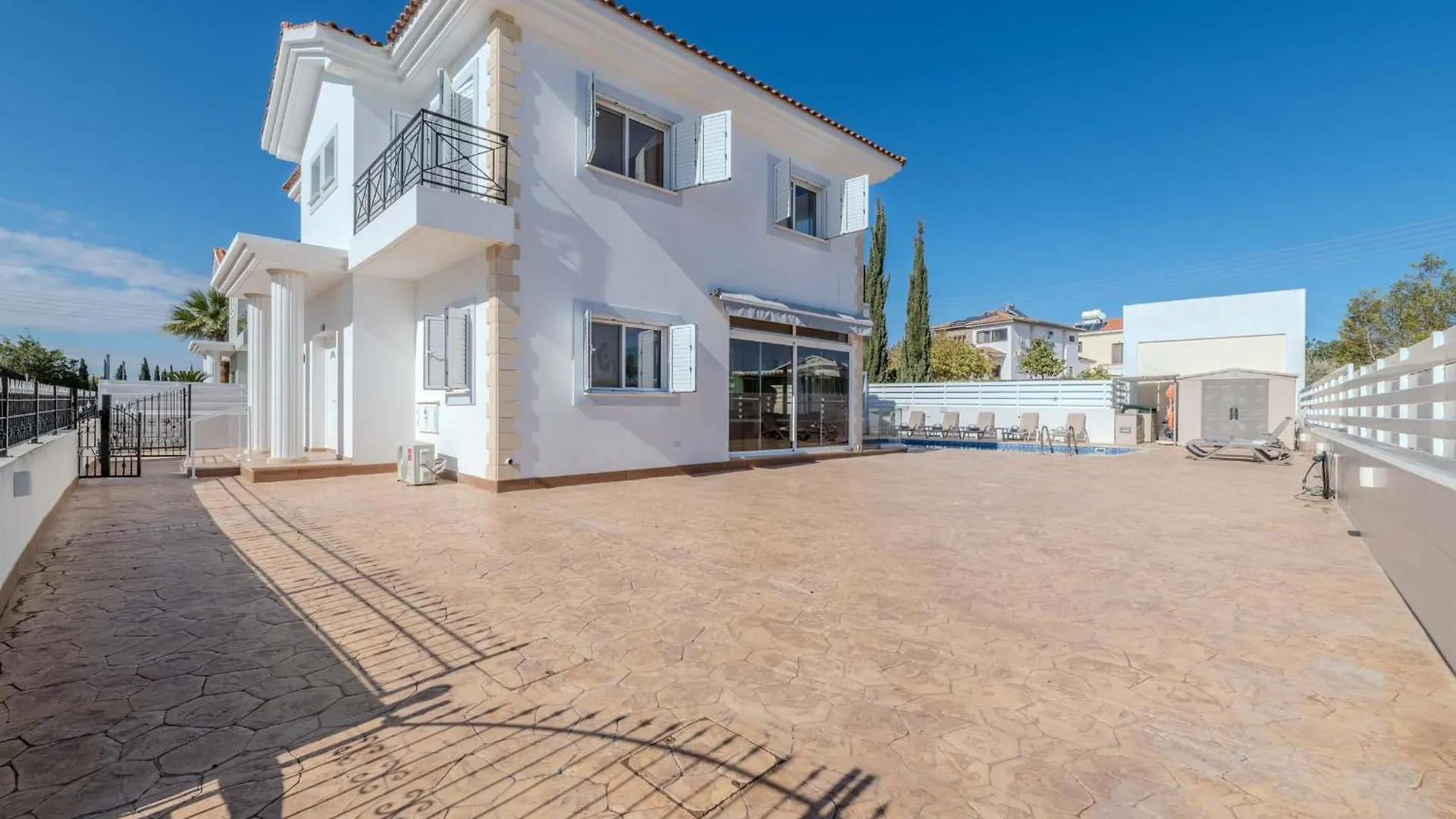 Villa Nemea Serenity Blue Ajía Nápa Ciprus